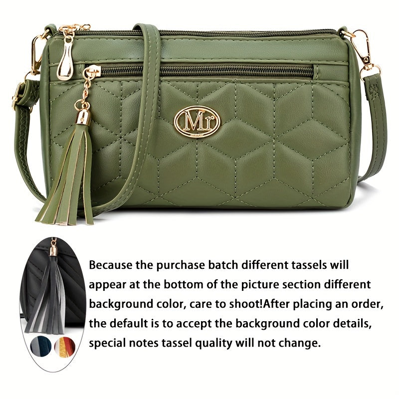 Կանացի կարված, մեծ տարողությամբ, ամենօրյա ուսի պայուսակ՝ ծոպավոր զարդարանքներով, բազմաթիվ կայծակաճարմանդներով և կարգավորվող ուսի գոտիով