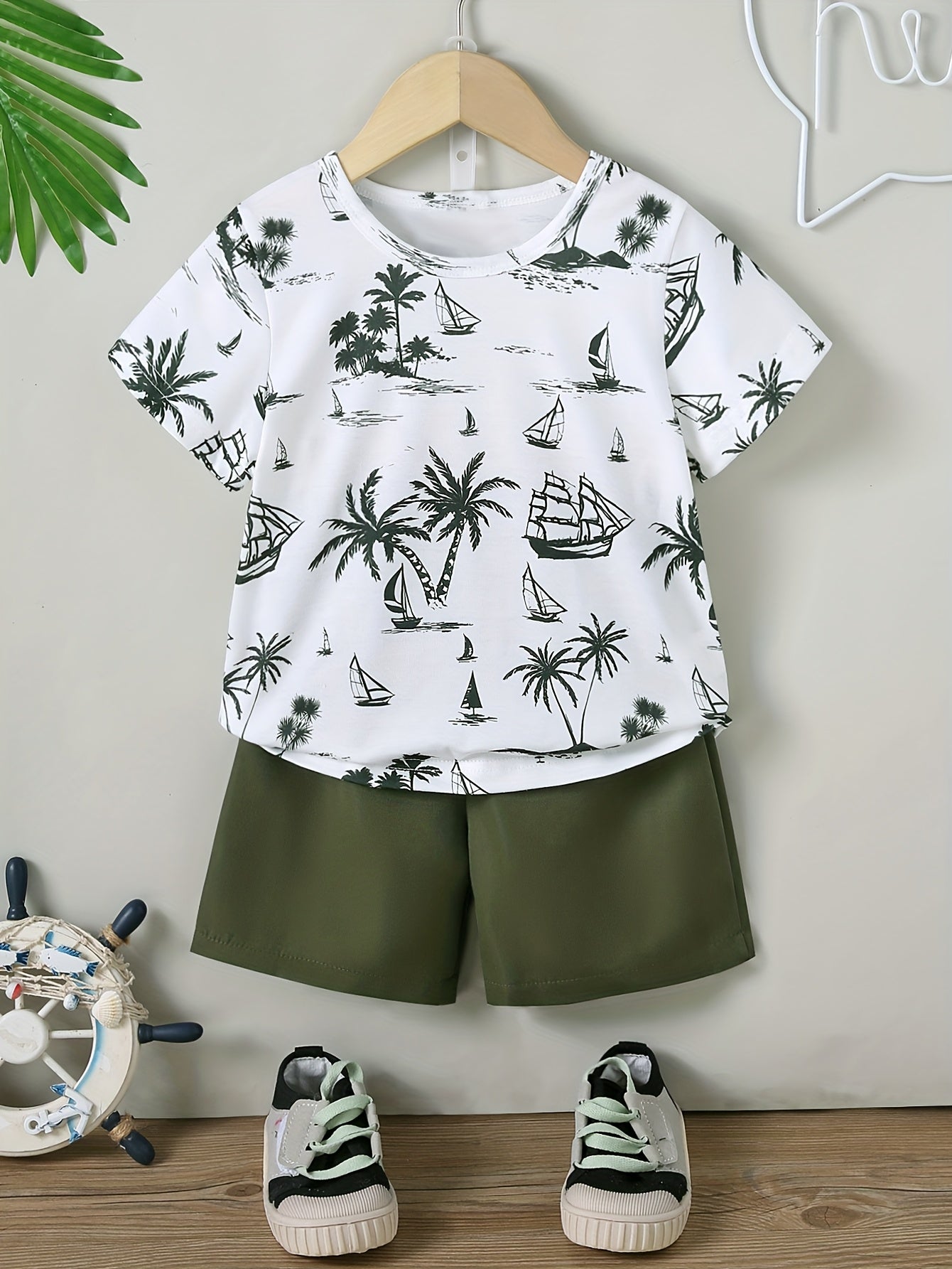 Boys' Casual Summer Set with Printed T-Shirt & Solid Shorts