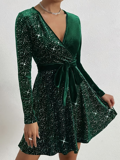 Կանացի էլեգանտ թավշյա զգեստ՝ խաչաձև վզնոցով և գոտիով - երկար թևքերով, սև՝ փայլուն աստղերով, պոլիեսթերի խառնուրդով, լվացվող մեքենայով, իդեալական է առօրյա կամ երեկոյան հագուստի համար