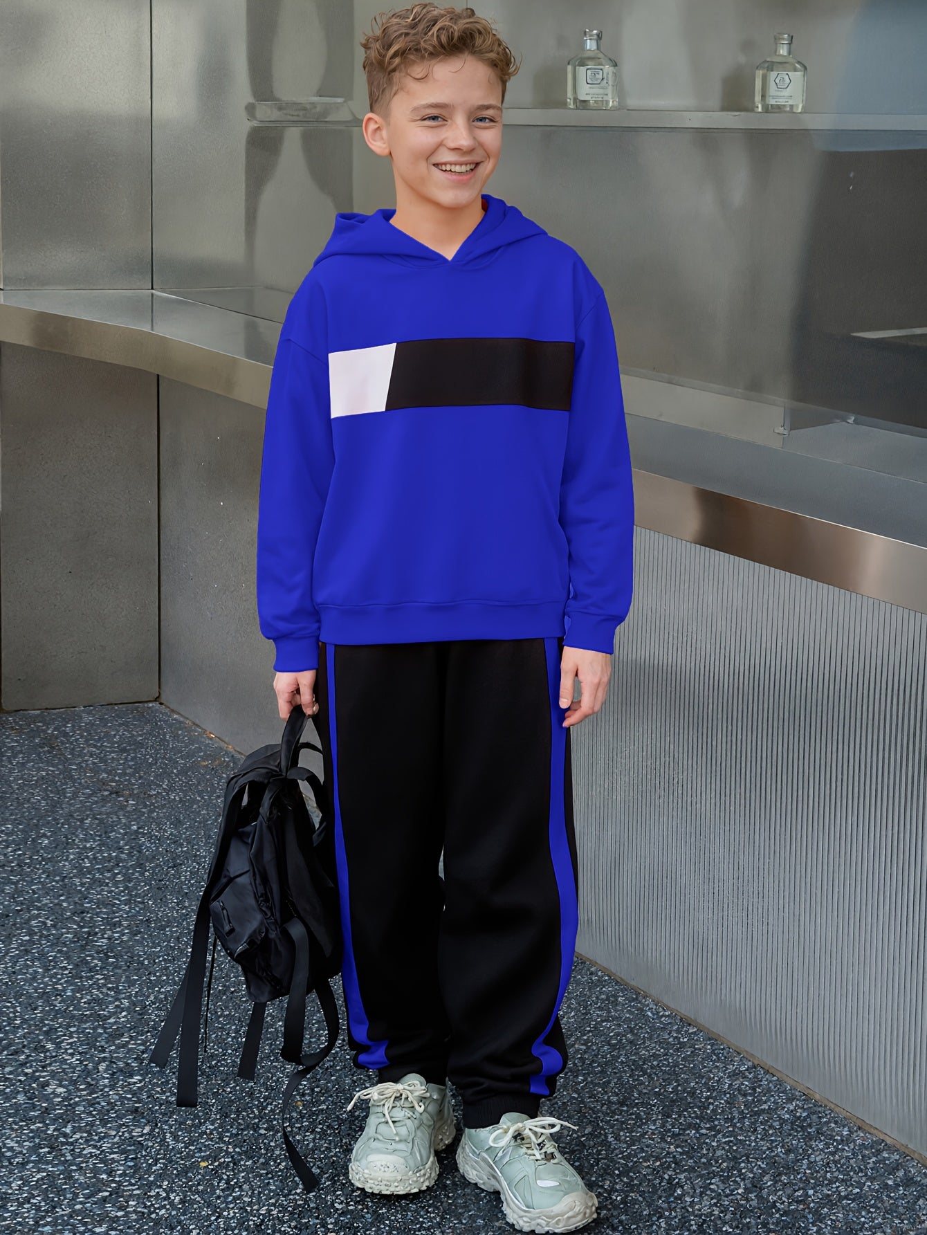 2 հատ տղաների ձմեռային գլխարկով մարզահագուստ և տաբատ - տաք սվիտեր համապատասխան երկար տաբատով, գունային բլոկներով վերնաշապիկ (հարմար է մեծ երեխաների և երեխաների համար) - լվացքի մեքենայով լվացվող 2 հատի հավաքածու, իդեալական է բացօթյա օգտագործման համար