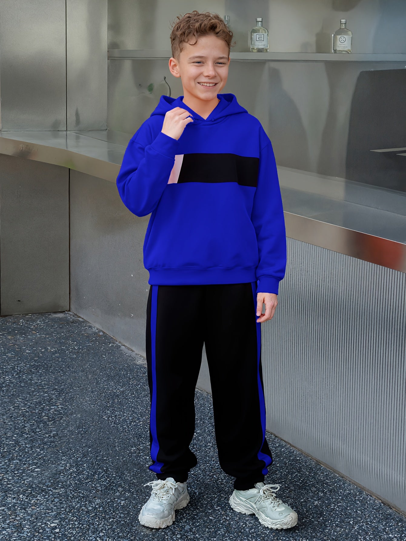 2 հատ տղաների ձմեռային գլխարկով մարզահագուստ և տաբատ - տաք սվիտեր համապատասխան երկար տաբատով, գունային բլոկներով վերնաշապիկ (հարմար է մեծ երեխաների և երեխաների համար) - լվացքի մեքենայով լվացվող 2 հատի հավաքածու, իդեալական է բացօթյա օգտագործման համար