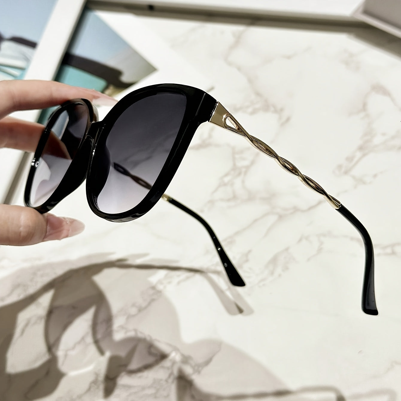 Unisex Geometric UV400 Classic Retro Plastic Sunglasses