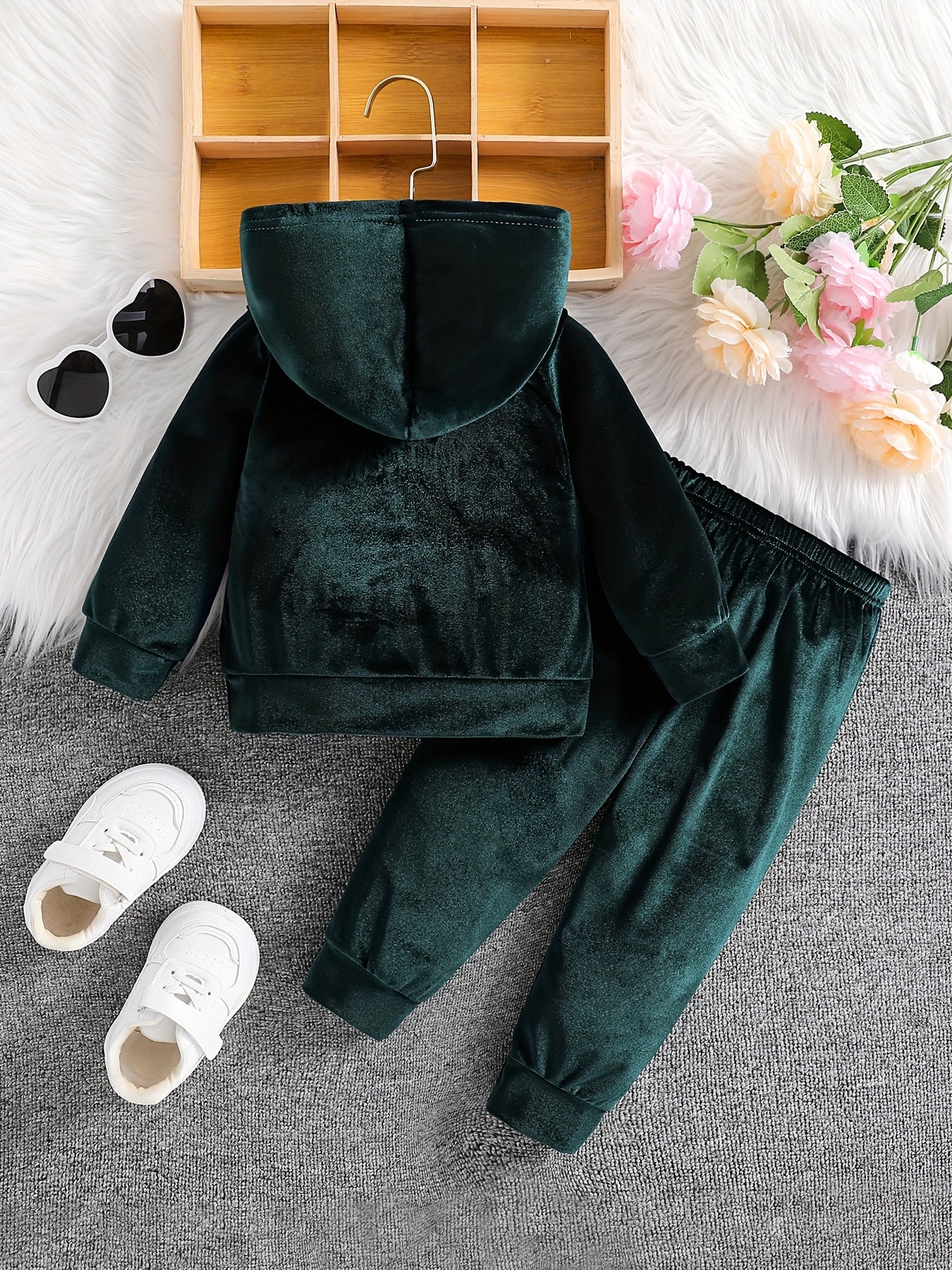 Girls' Long Pants Set, Burgundy Hooded Sweatshirt & Sweatpants, New Autumn Winter Warm Pullover Top, Fabric Two-Piece Set, Princess English Letter Embroidery with Pockets, Festive Holiday Outfit for Baby Girls, Perfect for Ou