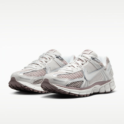 Nike Zoom Vomero 5 Women's Low Top Sneakers in Gray Purple