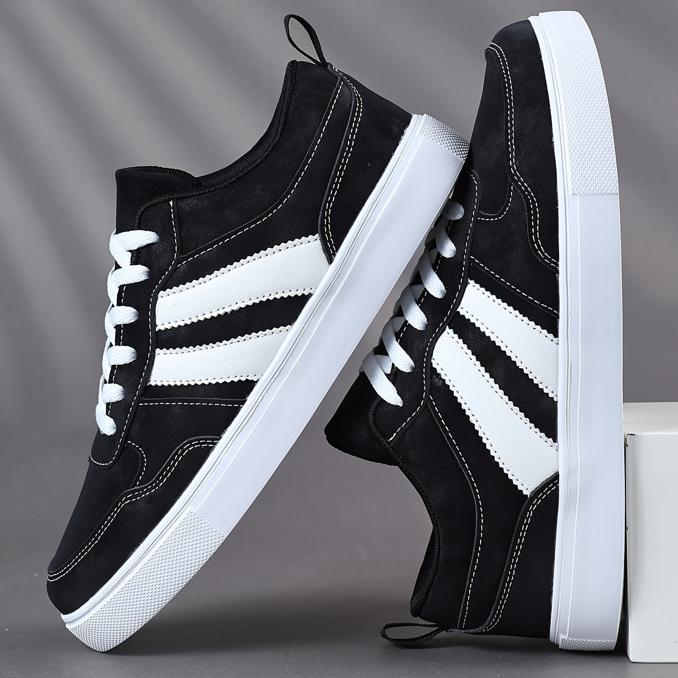 Men's Striped Low-Top Casual Sneakers with Soft EVA Sole