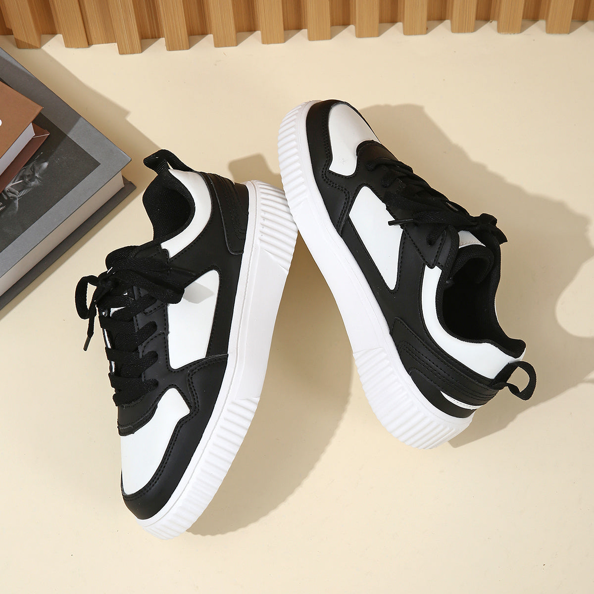 Men's Black & White Breathable Casual Athletic Sneakers