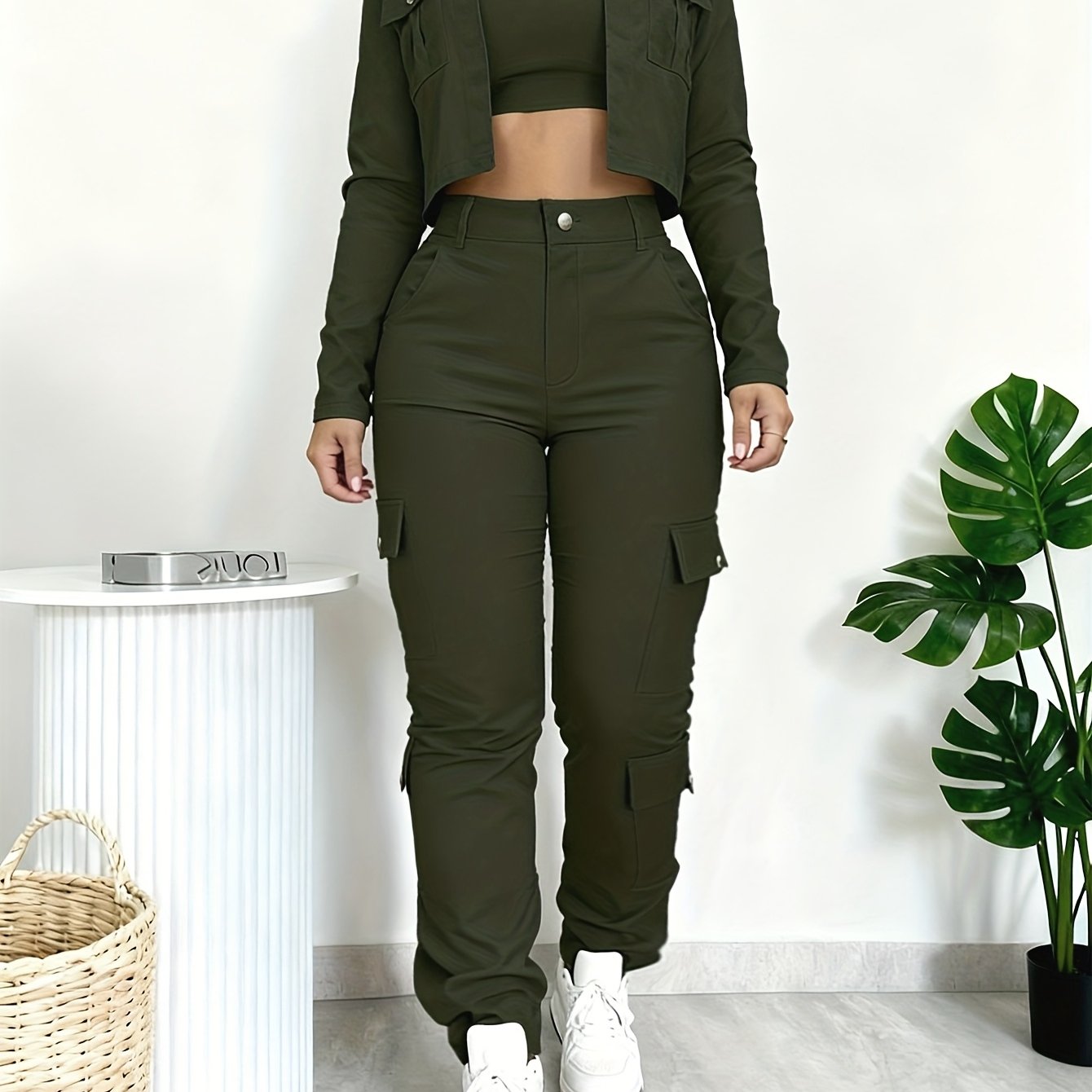 Versatile Multi-pocket Casual Workwear-style Fitted V-neck Cropped Shirt and American-style Wide-leg Pants Set, Women's 2pcs Suit