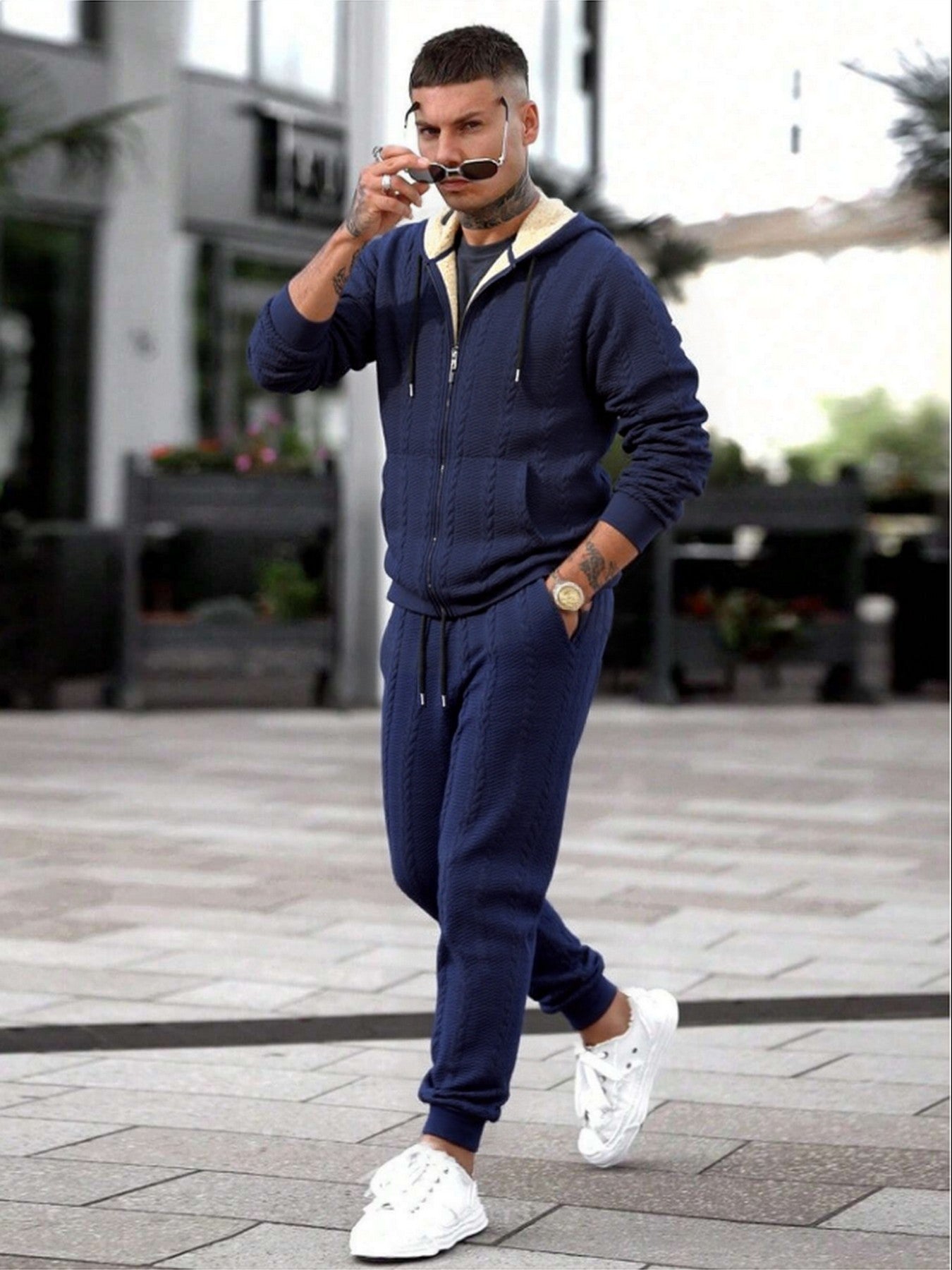 Տղամարդկանց ձմեռային նորաձևության երկմասանոց հավաքածու. Ժակարդե գլխարկով կարդիգան՝ աստառով և երկար տաբատ – իդեալական է աշնան և ձմռան համար, ձմեռային հագուստ տղամարդկանց համար