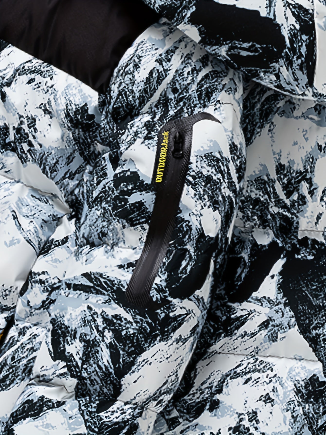 Men's Heavy-Duty Winter Thermal Hooded Jacket - Full-Zip Windproof Coat with Detachable Hood, Full-Zip Front Closure, Zipper Pockets - Machine Washable Cold Weather Jacket for Skiing, Snowboarding, Outdoor Activities - Camouf