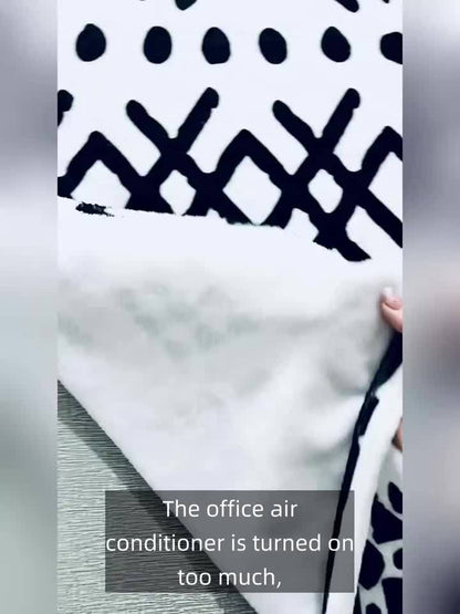 1pc Soft Holiday Flannel Blanket - Cozy Christmas & New Year'S Design with Snowflakes, Stockings, Hearts - All-Season Throw for Couch, Bed, Chair, Living Room, Office - Perfect Gift For Home Decor, Christmas Blanket, Festive