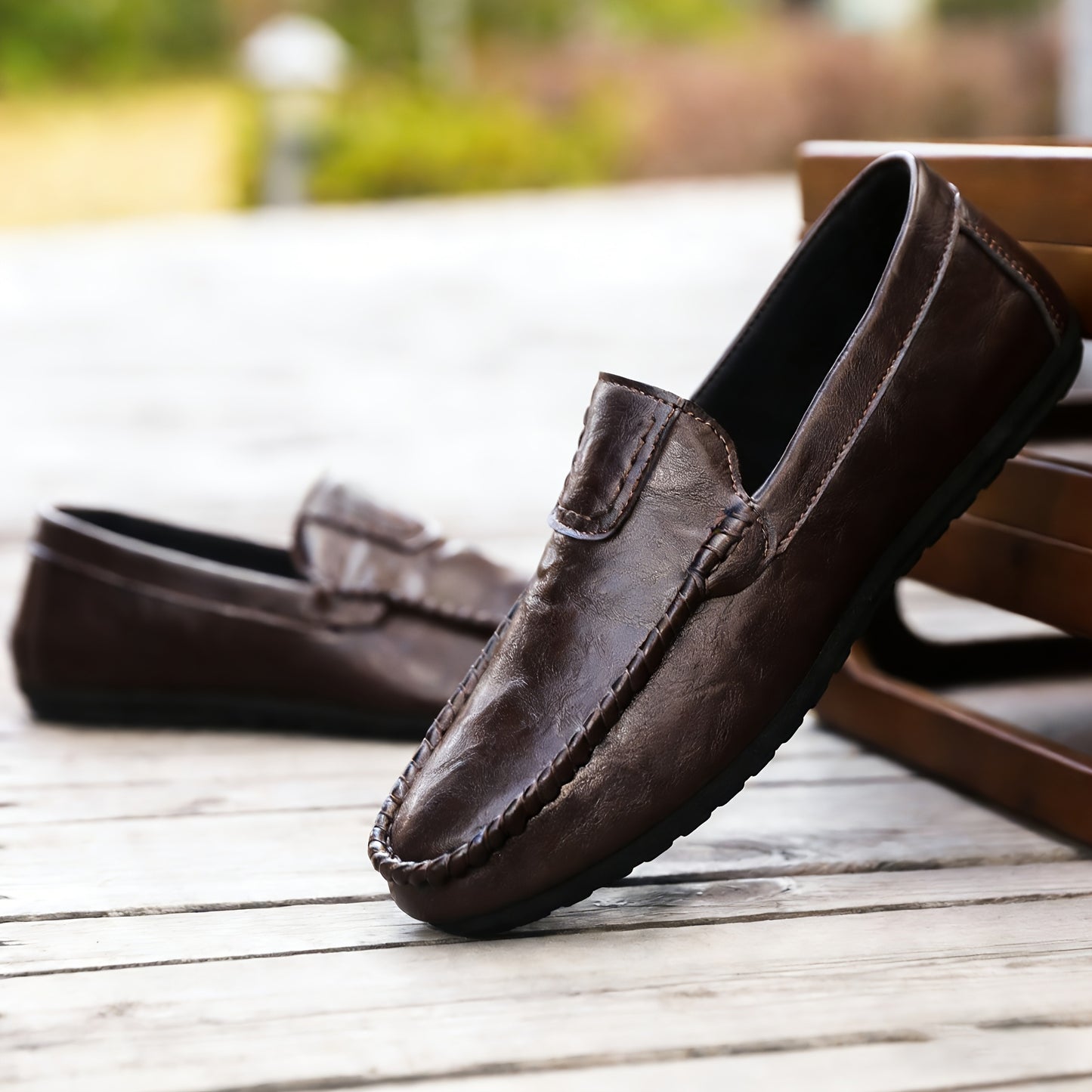 Unisex Solid Color Slip-On Business Casual Shoes for All Seasons