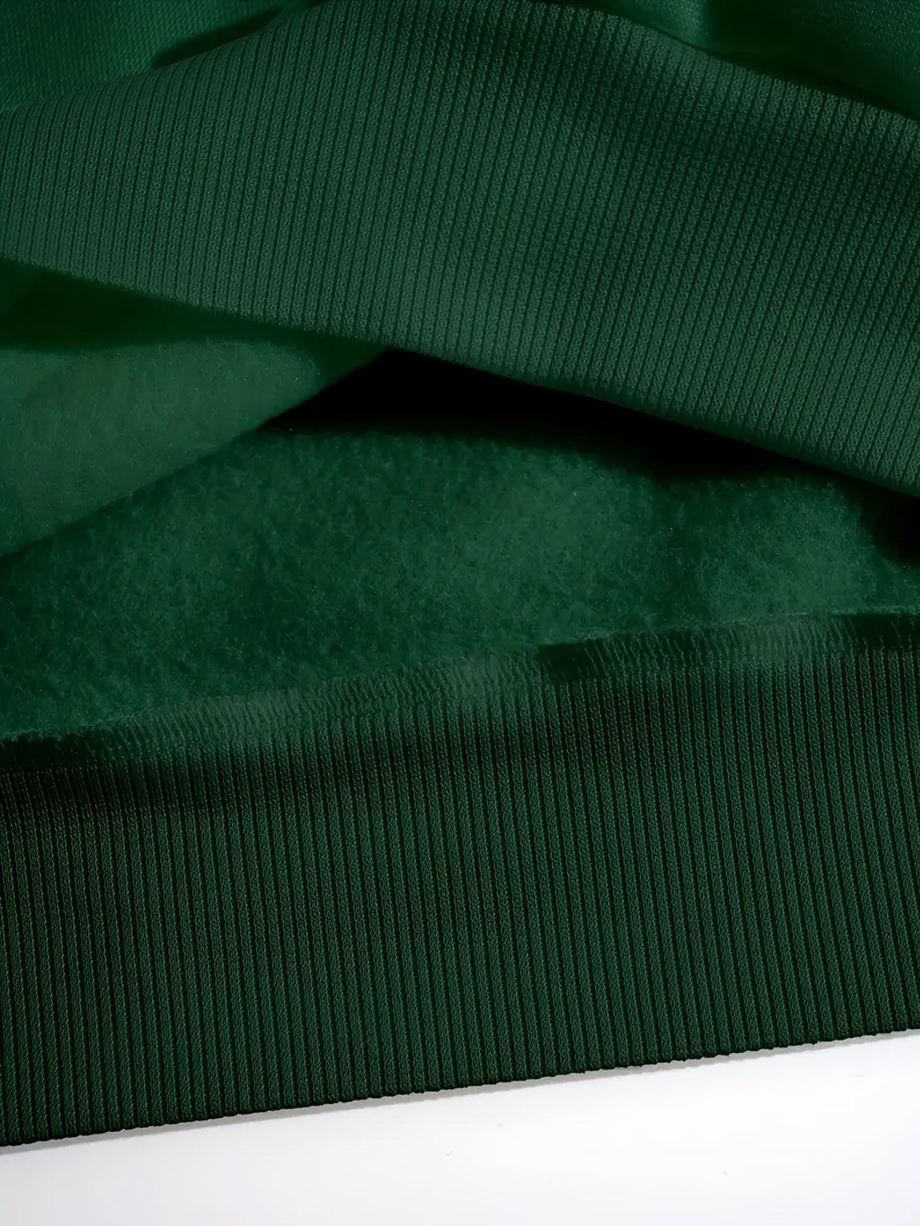 Women's Red Christmas Tree & Lettering Sweater - Cozy Winter Pullover with Round Neck Long Sleeve, Thickened Sweating-Reducing Blouse for Xmas Party Outfits, Family Gatherings (Machine Washable, Autumn/Winter Clothing)