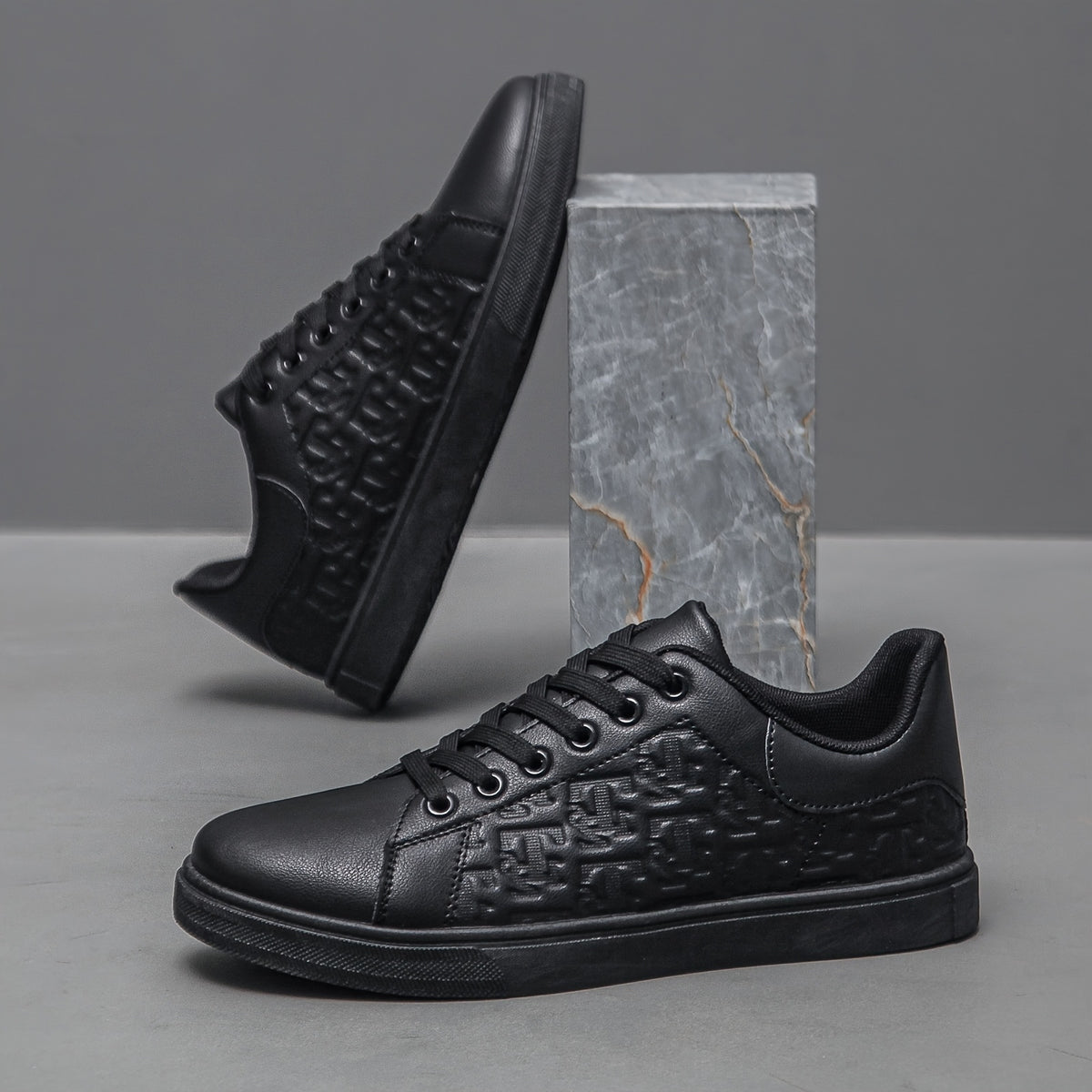 Men's Casual Breathable Non-Slip Low Top Sports Shoes