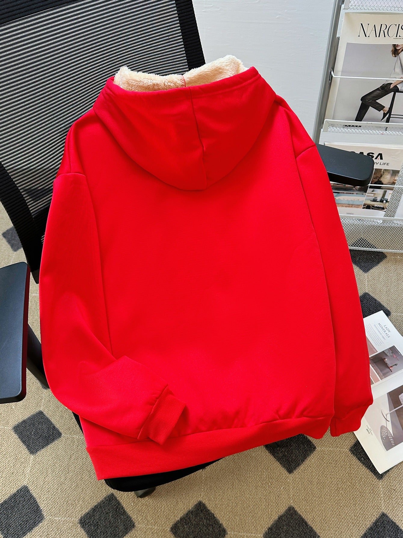 Կանացի մեծ չափսի ձմեռային տաք, գլխարկով սվիտեր՝ Շնորհավոր Սուրբ Ծնունդ և Շնորհավոր Նոր Տարի նախշերով - Հաստ բրդյա ծածկույթով մեծ չափսի սվիտեր, հարմարավետ, առօրյա սվիտեր Սուրբ Ծննդյան համար, Հելոուինի նվերներ, Սուրբ Ծննդյան սվիտեր, տոնական հագուստ,