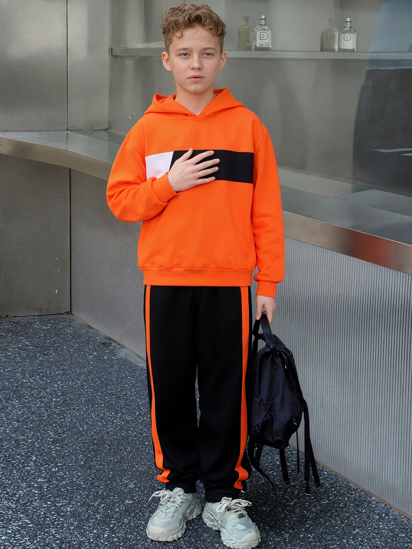 2 հատ տղաների ձմեռային գլխարկով մարզահագուստ և տաբատ - տաք սվիտեր համապատասխան երկար տաբատով, գունային բլոկներով վերնաշապիկ (հարմար է մեծ երեխաների և երեխաների համար) - լվացքի մեքենայով լվացվող 2 հատի հավաքածու, իդեալական է բացօթյա օգտագործման համար