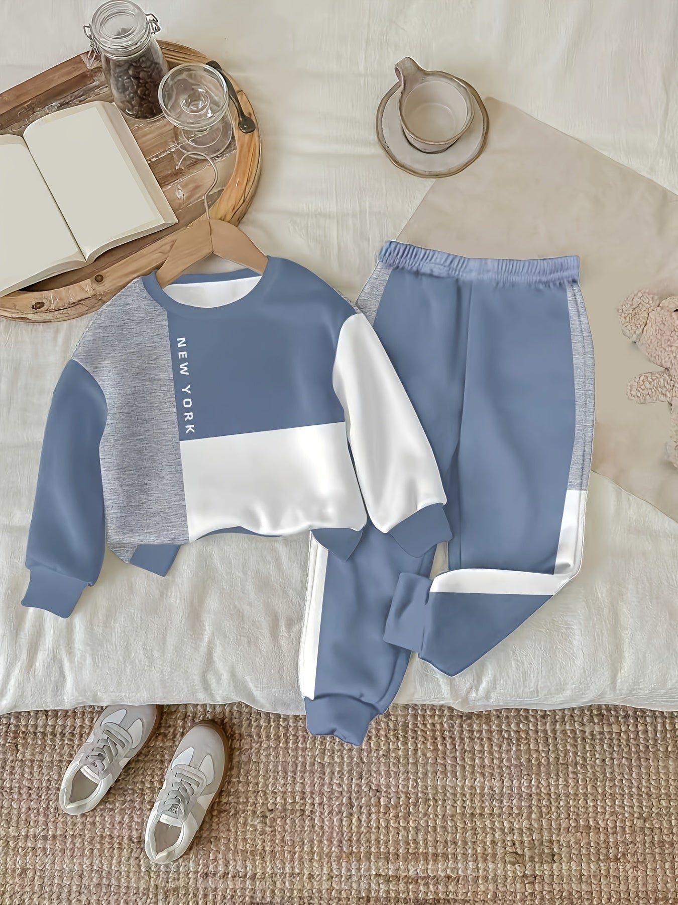 Baby Boy Color Block Sweatshirt and Pants Set for Spring/Fall