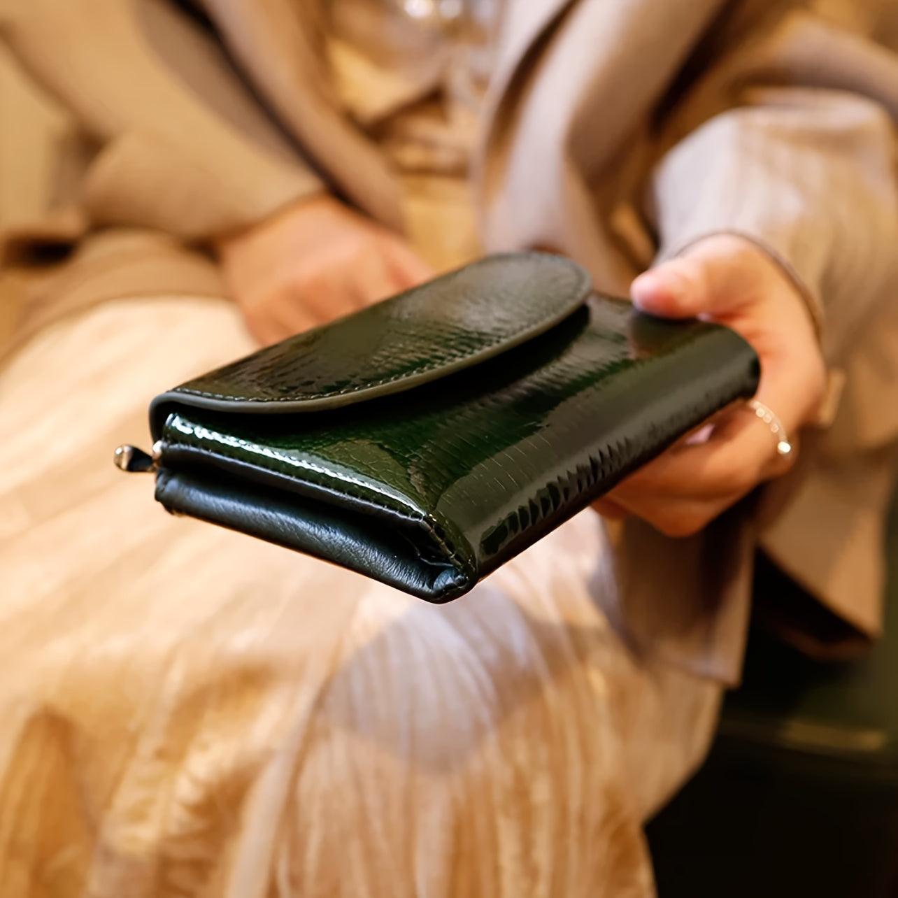 Women'S Luxury Genuine Leather Wallet - European & American Style Compact Trifold with Magnetic Closure, Golden-Tone Hardware, Zipper Pocket - Elegant, Red