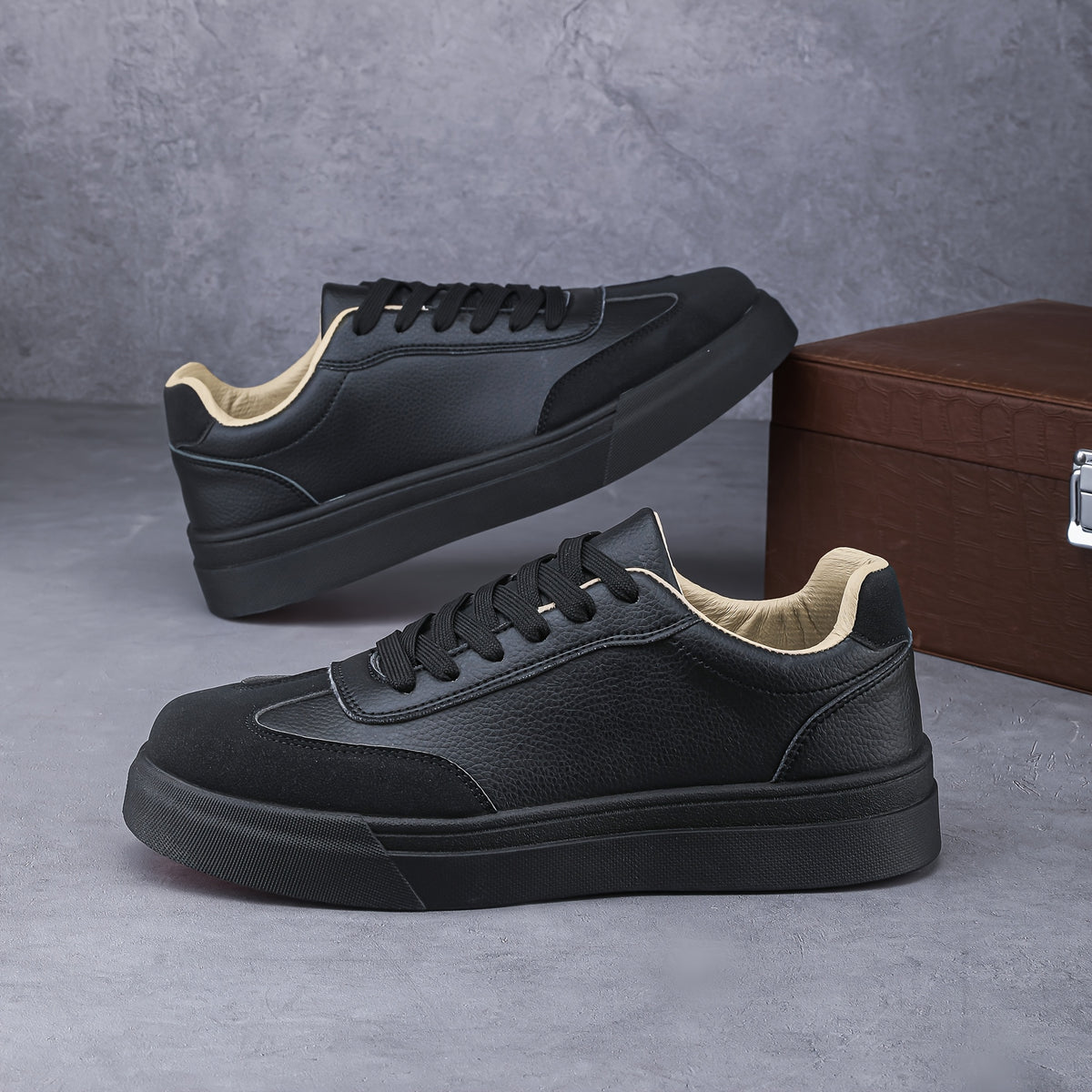 Men's Casual Low-Top Sneakers PU Upper Flat Sole Vintage Style