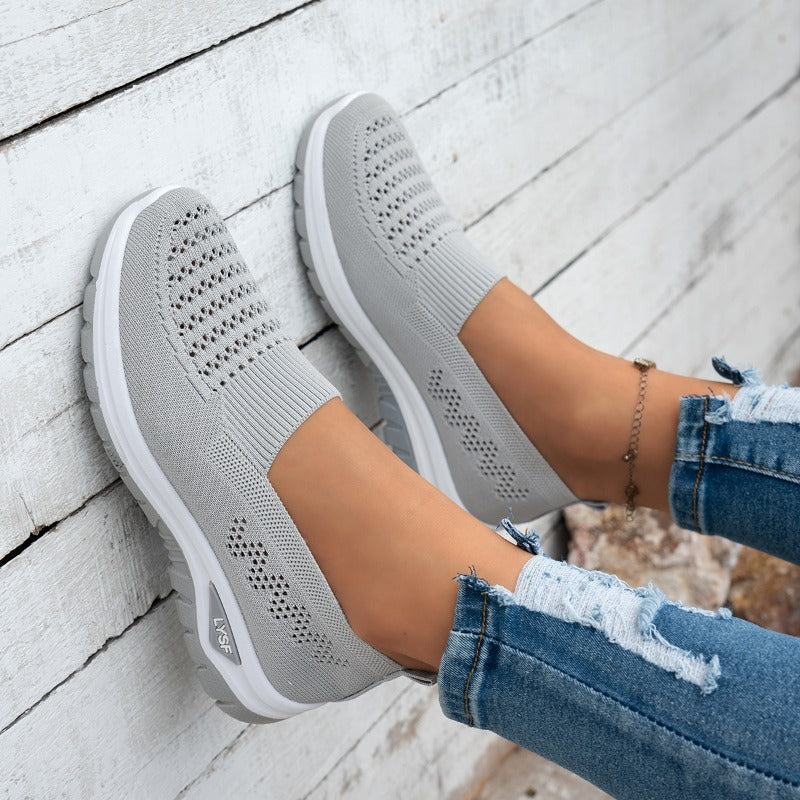 Women's Breathable White Slip-On Mesh Sneakers for Walking - ayq