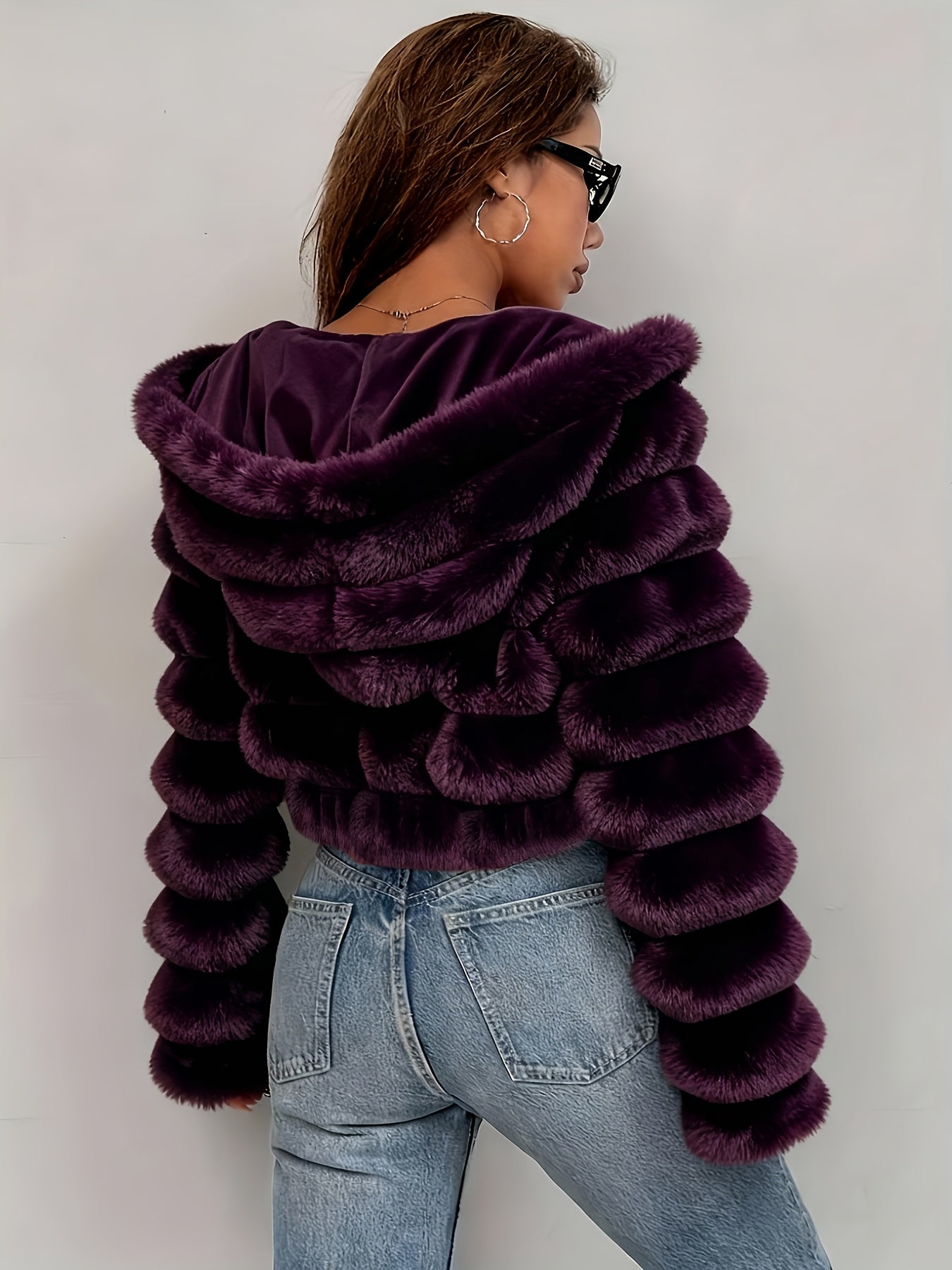 Elegant Women's Short Hooded Plush Coat for Fall/Winter