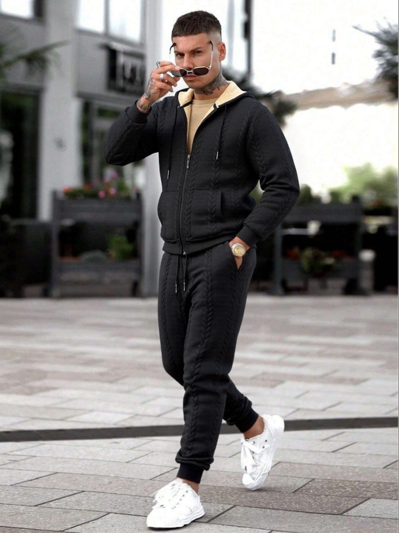 Տղամարդկանց ձմեռային նորաձևության երկմասանոց հավաքածու. Ժակարդե գլխարկով կարդիգան՝ աստառով և երկար տաբատ – իդեալական է աշնան և ձմռան համար, ձմեռային հագուստ տղամարդկանց համար