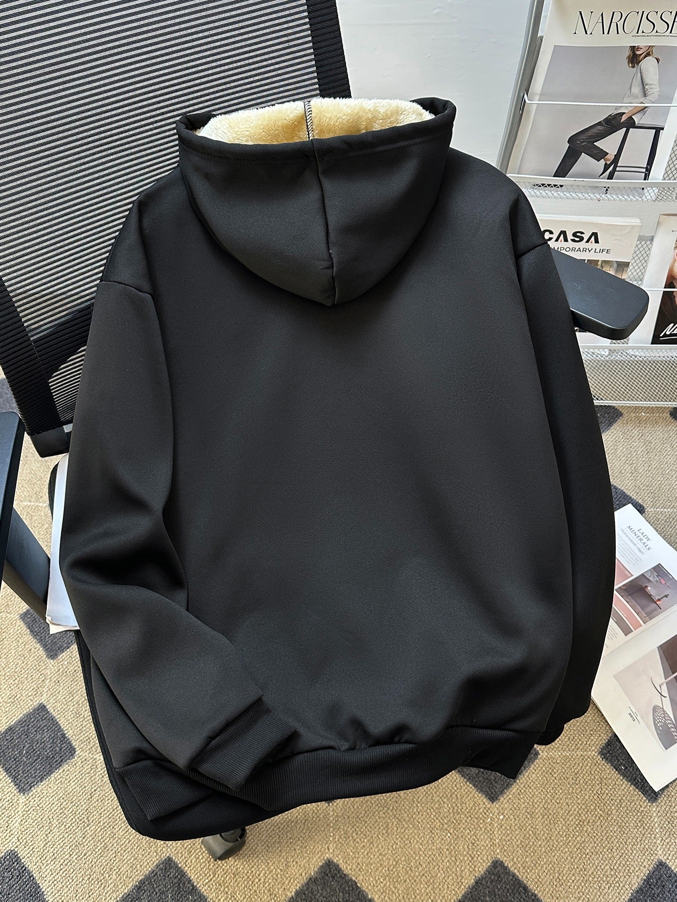 Կանացի մեծ չափսի ձմեռային տաք, գլխարկով սվիտեր՝ Շնորհավոր Սուրբ Ծնունդ և Շնորհավոր Նոր Տարի նախշերով - Հաստ բրդյա ծածկույթով մեծ չափսի սվիտեր, հարմարավետ, առօրյա սվիտեր Սուրբ Ծննդյան համար, Հելոուինի նվերներ, Սուրբ Ծննդյան սվիտեր, տոնական հագուստ,