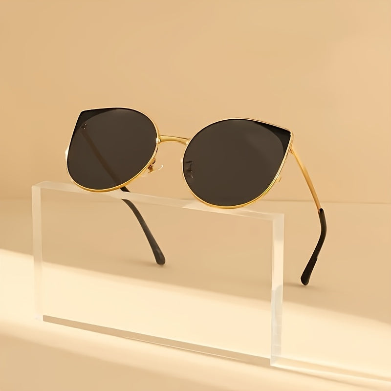 Unisex Geometric UV400 Sunglasses with Iron Frame for Casual Wear
