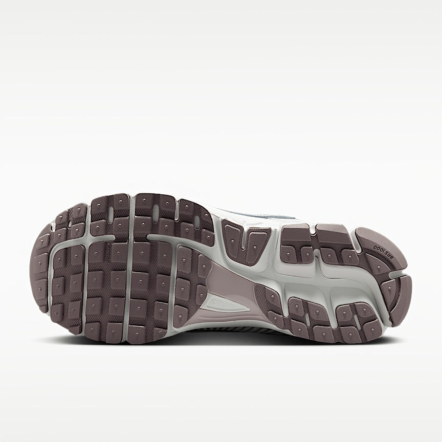Nike Zoom Vomero 5 Women's Low Top Sneakers in Gray Purple