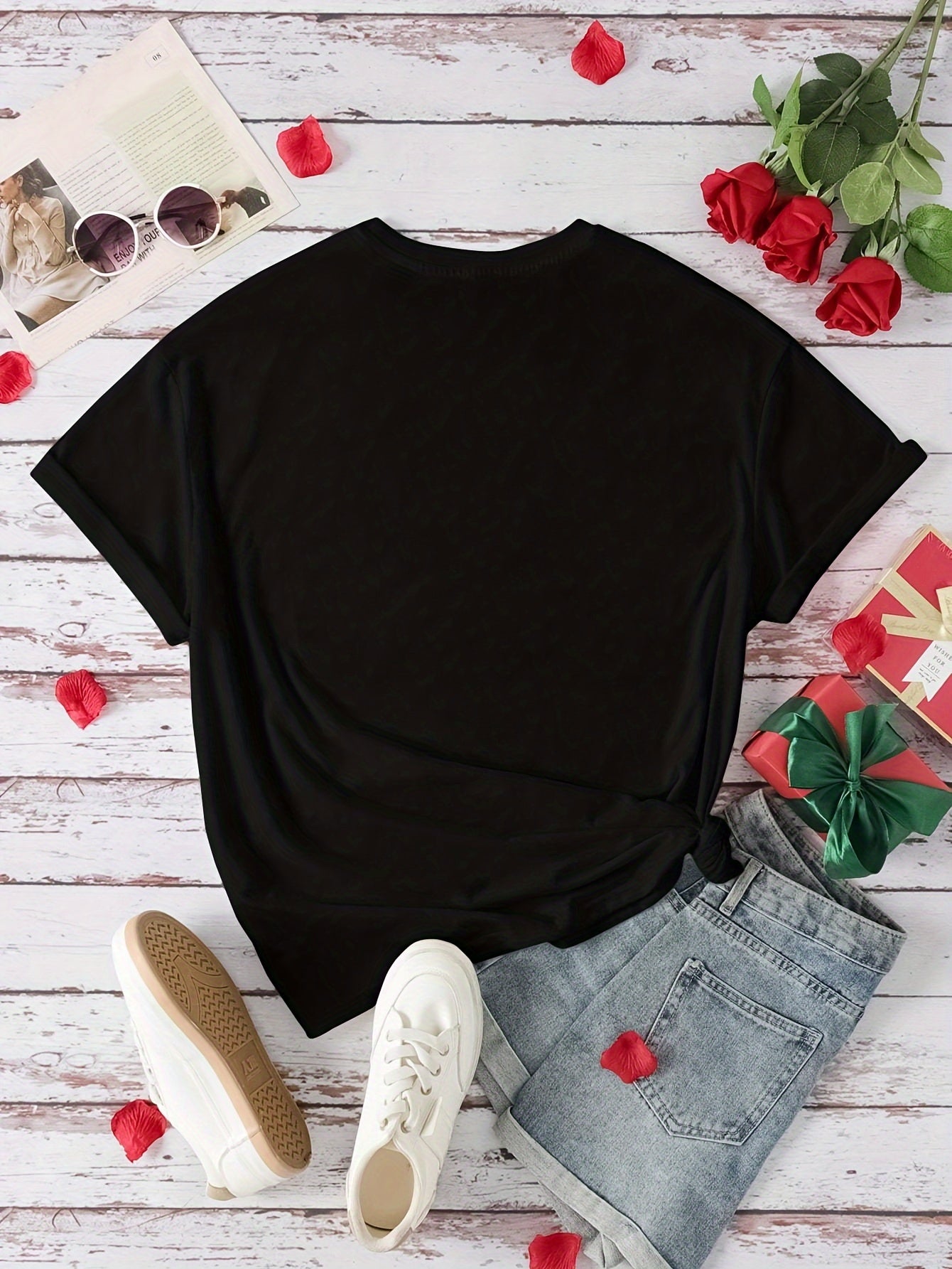 Women's Casual Athletic T-Shirt, Graphic Heart Print, Short Sleeve, Round Neck, Summer & Spring Fashion