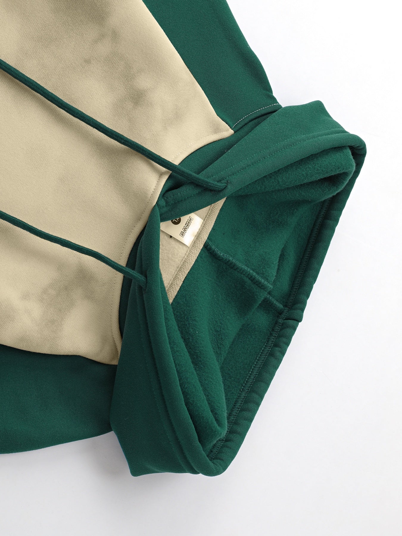 A New Trendy Color-Blocked Hoodie with Raglan Sleeves And Loose-Fitting Cargo Pants Featuring Multiple Pockets, Perfect for Casual Everyday Wear. This Breathable Hoodie And Loose Long Pants Set Comes in a Two-Piece Print Desi