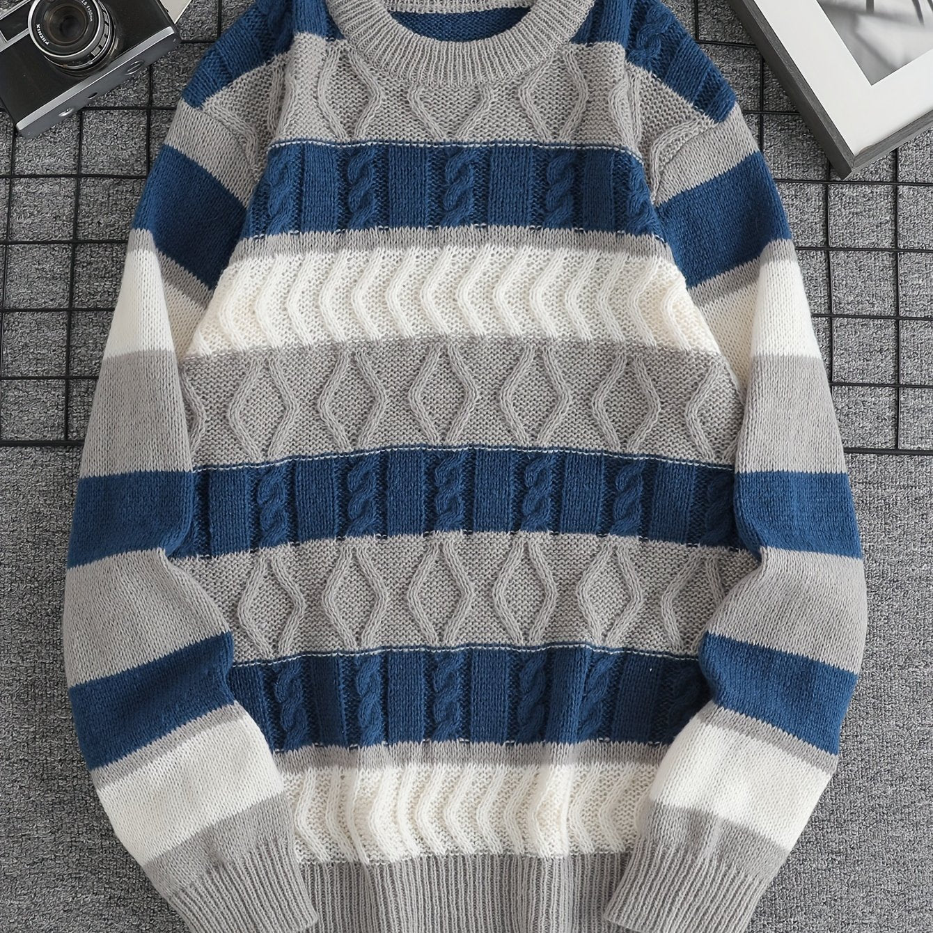 Տղամարդկանց նորաձև, գծավոր, կլոր օձիքով, տրիկոտաժե սվիտեր՝ աշնանային և ձմեռային տարբերակներով