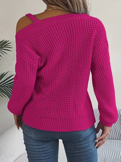 Աշնանային և ձմեռային առօրյա և բազմակողմանի երկար թևքերով սվիտեր՝ ուսերի կտրվածքներով և մետաղական կոճակներով։