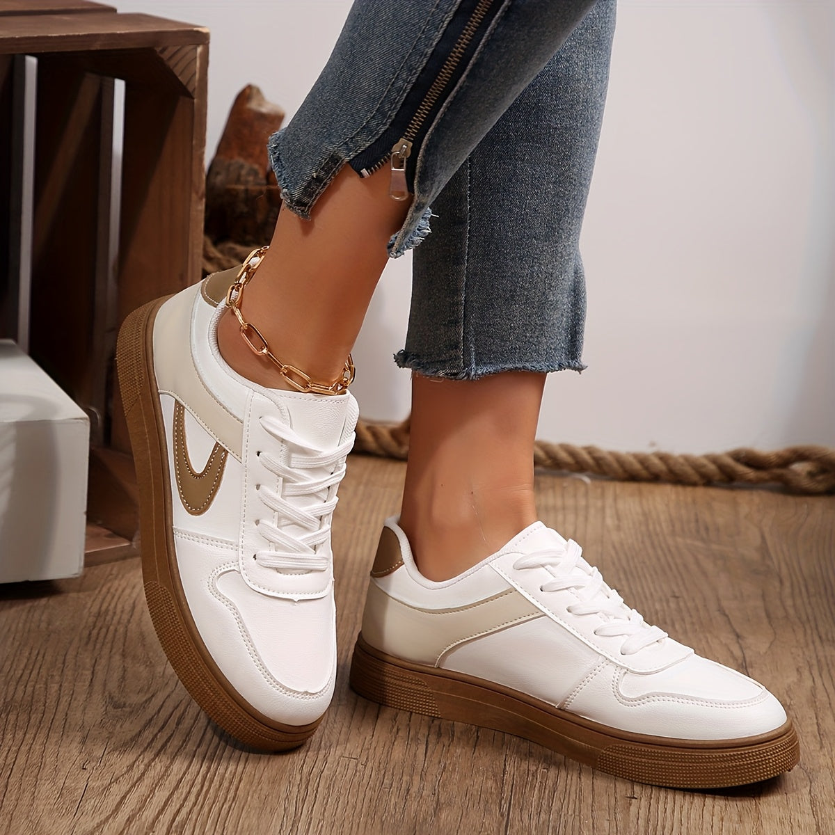 2025 Spring New Arrival Avant Garde Round Toe Lace Up Low Top Synthetic Outdoor Sports Shoe