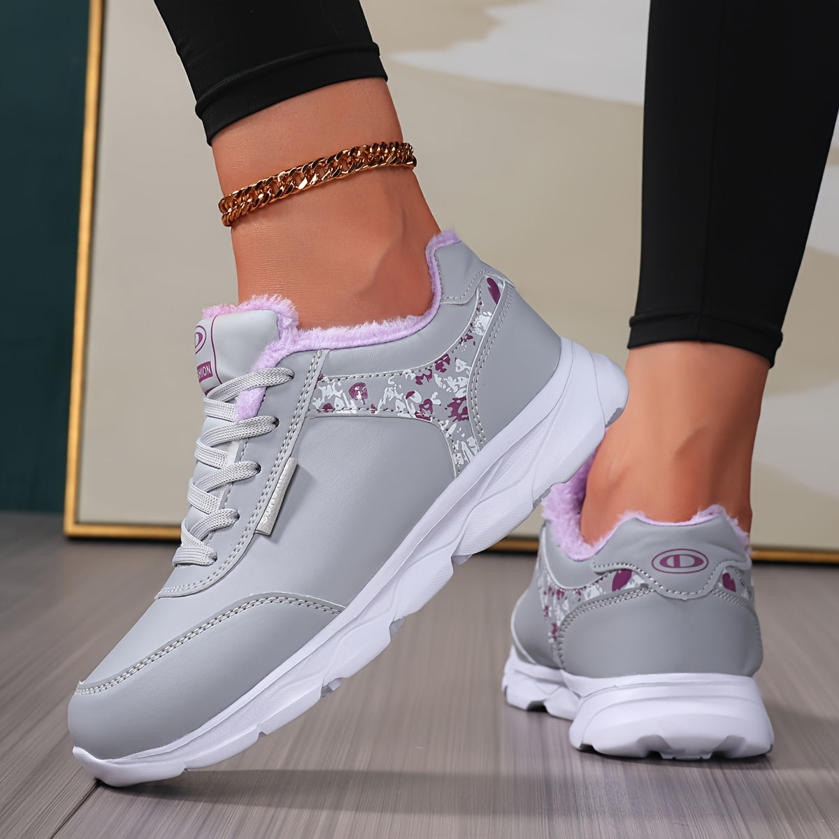 Կանացի ձմեռային ջերմային բրդյա կարճ կոշիկներ՝ մոխրագույն և վարդագույն արհեստական ​​վերին մասով, ամուր ներբանով, կապիչներով, ցածր գագաթով, ձնագնացության համար նախատեսված, առօրյա և տաք, ցուրտ եղանակի համար նախատեսված կոշիկներ։