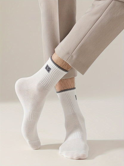 5/10 Pairs Of Men's Trendy Solid Crew Socks, Spring and Fall Breathable Comfy Casual Socks for Men's Outdoor Wearing All Seasons Wearing