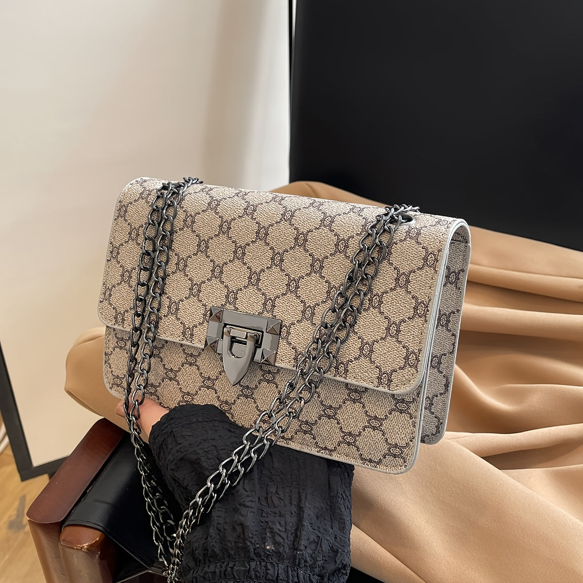 Կանացի նորաձև մեծ տարողությամբ ուսի պայուսակ | Միջին տարիքի կանանց համար նախատեսված խաչաձև շղթայով պայուսակ, արհեստական ​​կաշի, երկրաչափական նախշերով, բազմագույն, ճարմանդով փակվող | Խնամքի հրահանգներ՝ չլվանալ, ներկել՝ այո, աստառ՝ արհեստական ​​կաշի