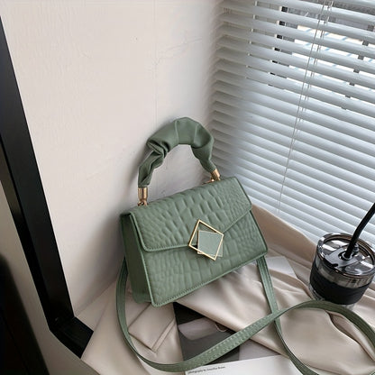 Wrinkled Tote Bag with a Crossbody Design