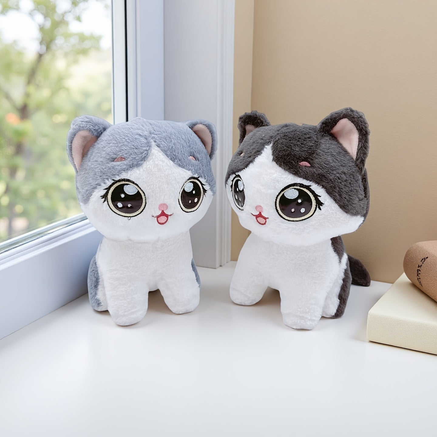 Սիրուն Կավայի կատվի տեսքով փափուկ խաղալիք - փափուկ, փափուկ խաղալիք մոխրագույն/սև գույներով - իդեալական է տան և բազմոցի դեկորի համար, իդեալական ծննդյան կամ տոնական նվեր