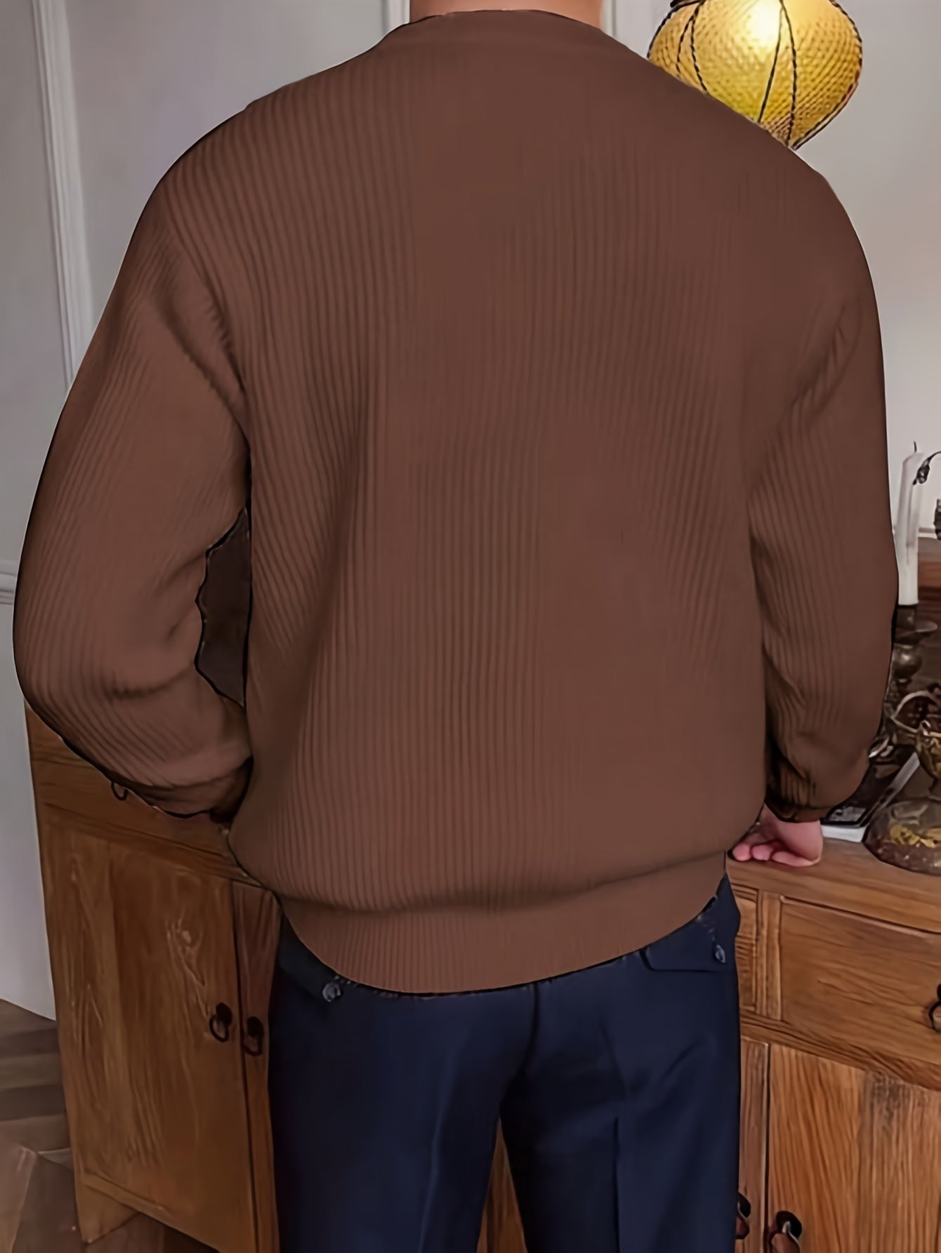 Տղամարդկանց պարզ, նորաձև միագույն երկար թևքով սվիտեր՝ հարմար աշնանային և ձմեռային սեզոնի համար, բազմակողմանի տրիկոտաժե վերնաշապիկ