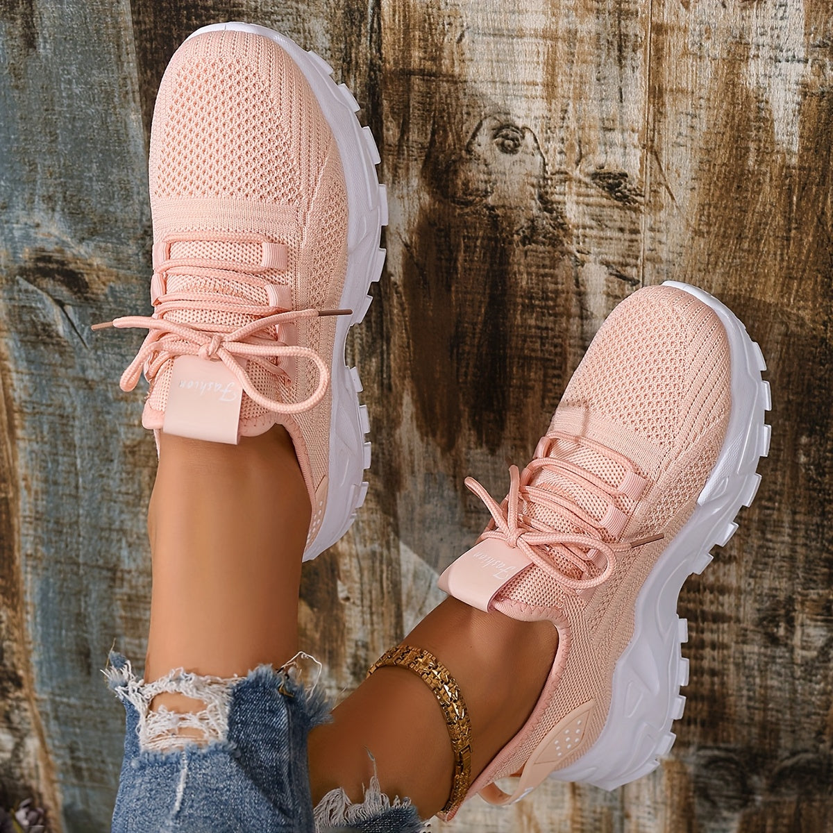 Women's Lightweight Lace-Up Fly-Woven Sneakers for Outdoor Running
