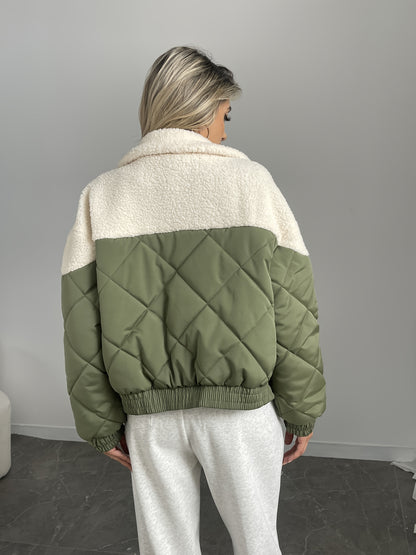 Women'S Elegant Color Block Zip-Up Jacket - Long Sleeve Stand Collar Warm Coat with Beige & Black Patchwork, Regular Fit Autumn Winter Outerwear, Casual Chic Layering Piece, Winter Jacket, Seasonal Fashion, Durable Fabric, St