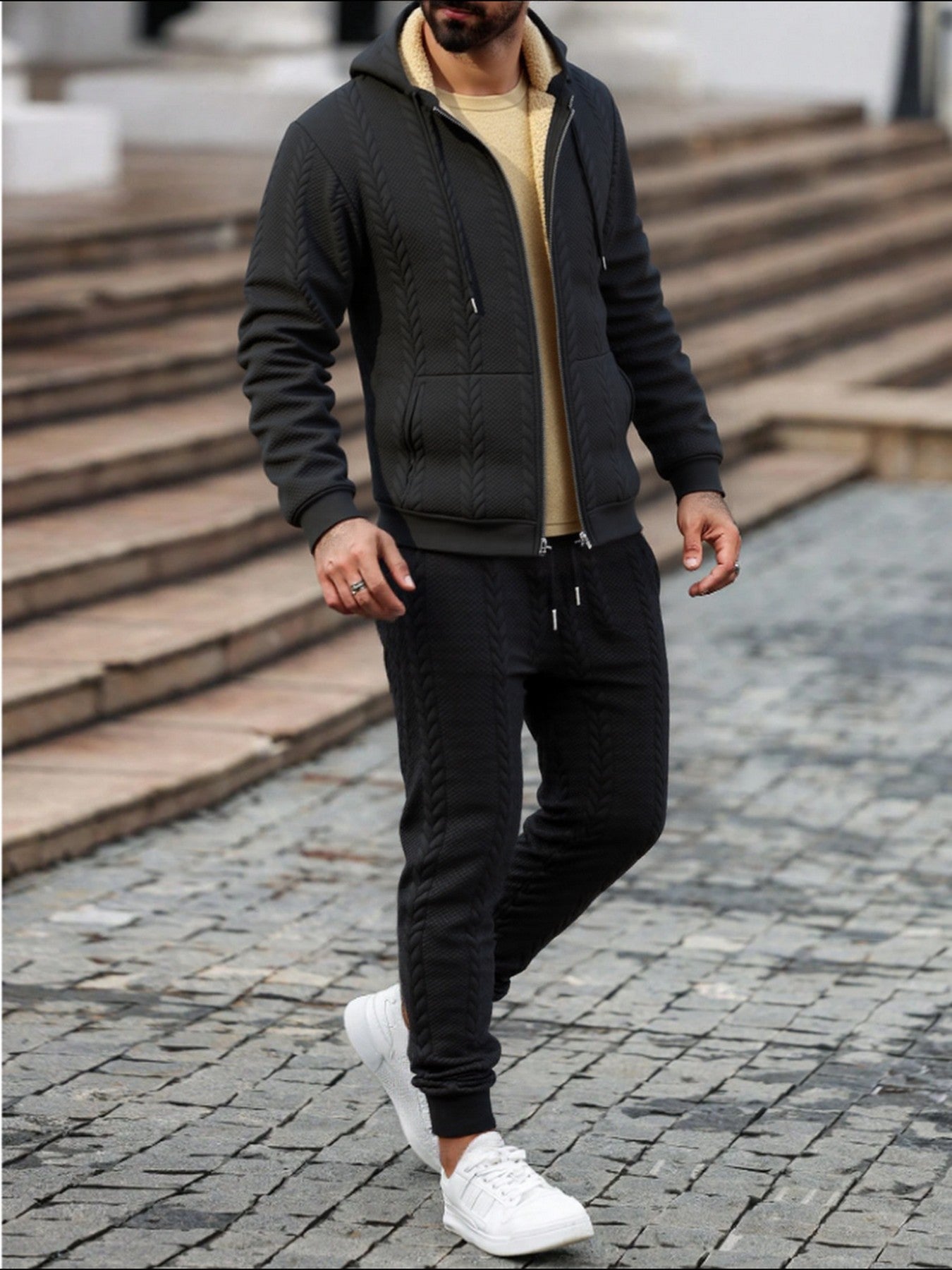 Տղամարդկանց ձմեռային նորաձևության երկմասանոց հավաքածու. Ժակարդե գլխարկով կարդիգան՝ աստառով և երկար տաբատ – իդեալական է աշնան և ձմռան համար, ձմեռային հագուստ տղամարդկանց համար