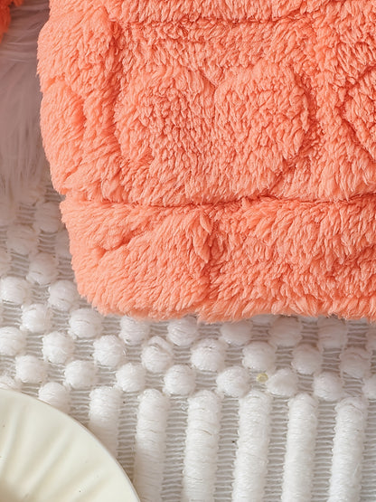 Հարմարավետ բրդյա գլխարկով սվիտերի և տաբատի հավաքածու - տաք ձմեռային հանդերձանք սրտաձև նախշերով, երկար թևքով սվիտեր և համապատասխան տաբատ, իդեալական է բացօթյա խաղերի համար, առօրյա ոճ, սովորական չափս, ձմեռային հագուստ, խաղային դիզայն, փափուկ հյուսվածք