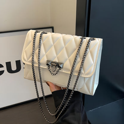 Կանացի մեծ տարողությամբ ամենօրյա պայուսակ - կարող է կրել ուսից կամ գոտկատեղից, ունի հյուսվածքային փակվող կողպեք, էլեգանտ փոքր քառակուսի դիզայն, դիմացկուն աստառ - հարմար է և՛ ամենօրյա, և՛ պաշտոնական առիթների համար, ճանապարհորդական էսսենշ