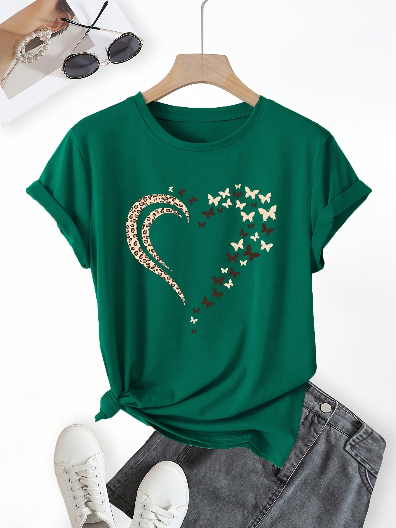 Women's Comfortable and Fashionable Round Neck Top, Casual T-shirt with Butterfly Love Print, Spring and Summer Sports, Women's Clothing