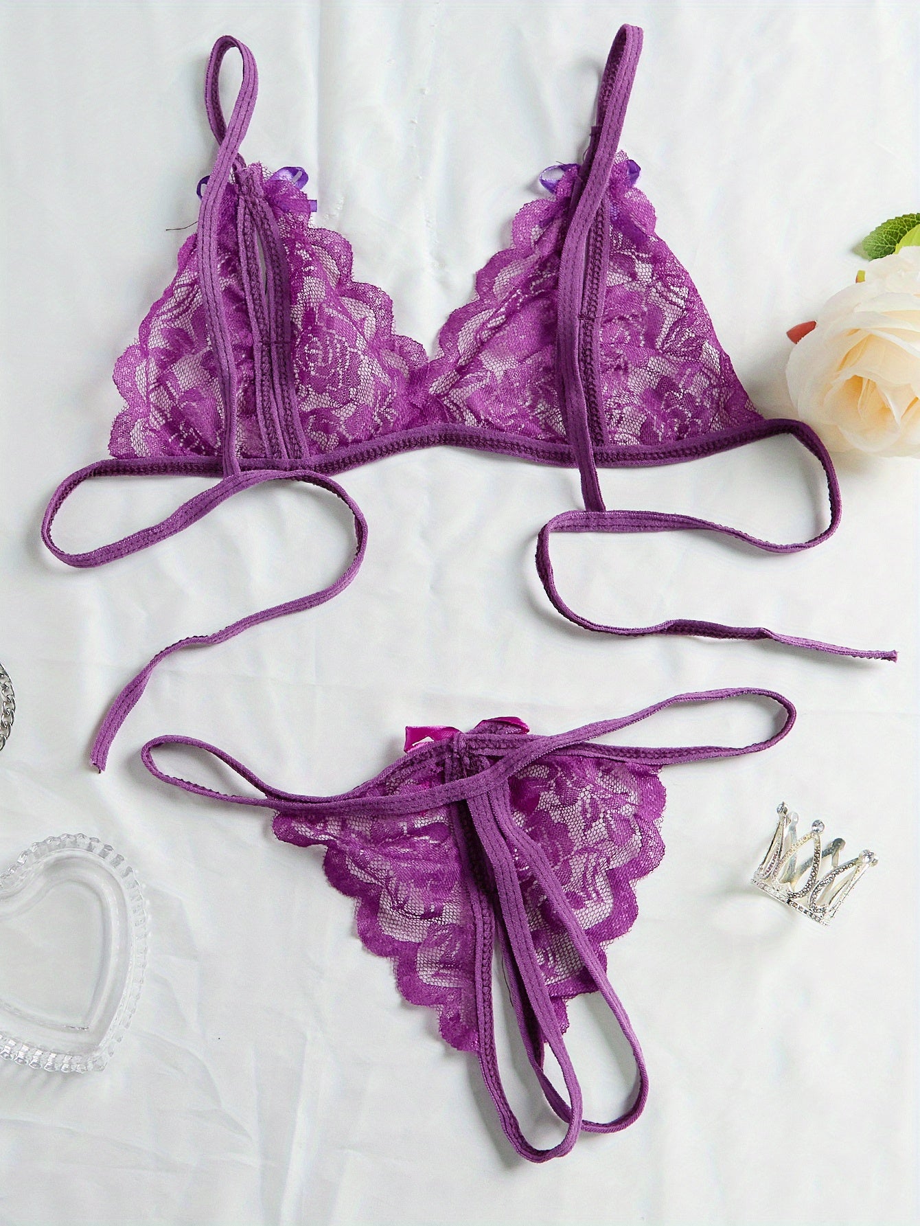 Sexy V-Neck Lace Floral Sexy Lingerie Bra Crotchless Panties, Women'S Sexy Lingerie, Free-To-Take Three-Point Lingerie Set, Suitable for Halloween, Christmas, Thanksgiving, Valentine'S Day, Give Gifts to Girlfriends And Surpr