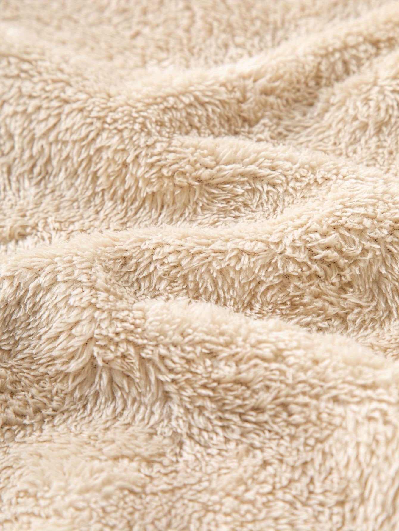 Սուրբ Ծննդյան և վանդակավոր ընձառյուծի նախշերով տոնածառի նախշերով կանացի շարված վերնաշապիկ, հաստ և տաք պոլիեսթերային գործվածքով բաճկոն, հարմար է աշնանային և ձմեռային սեզոնի համար նախատեսված առօրյա կոմպոզիտային տաք հագուստի համար։