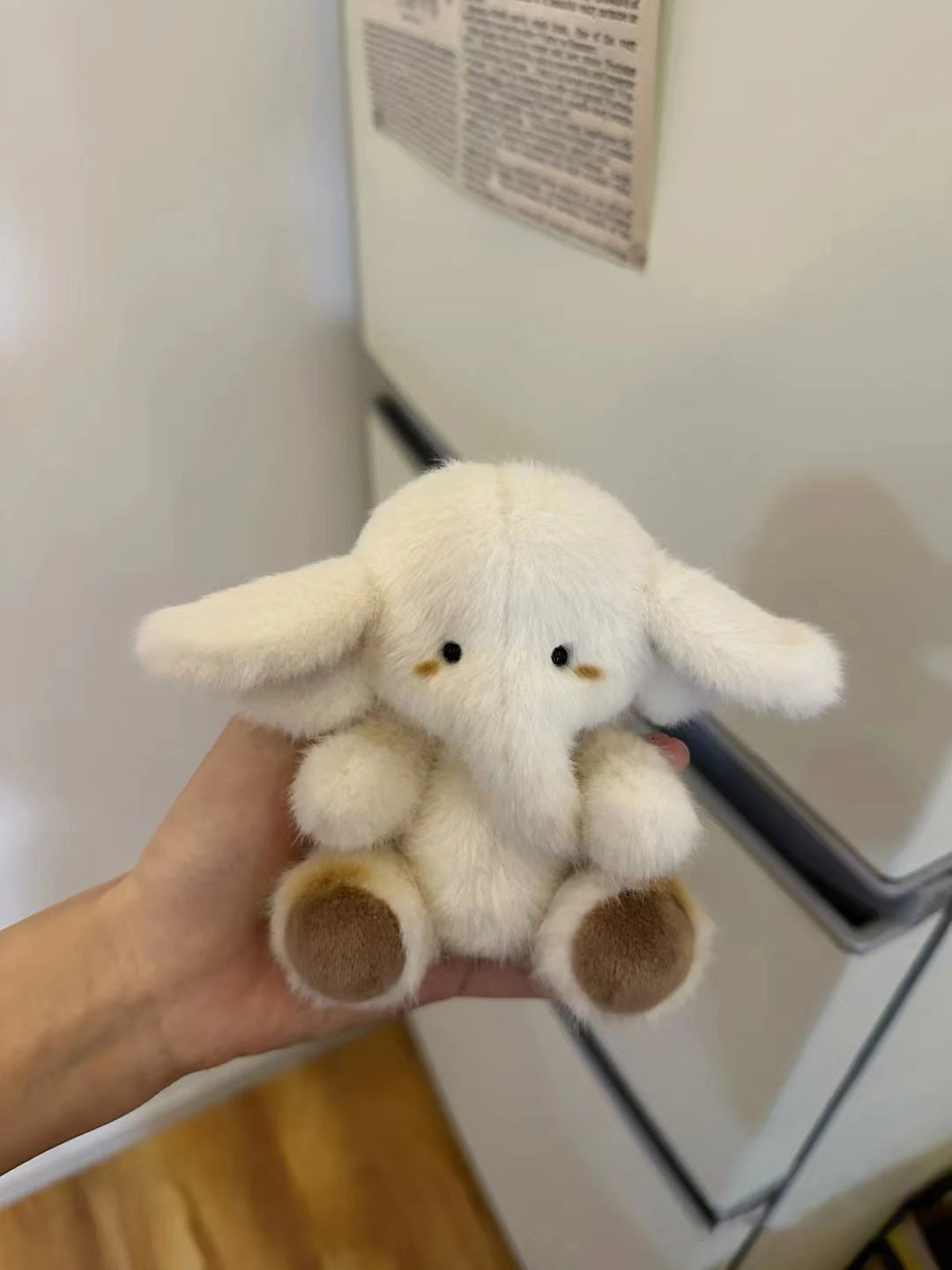 Նոր կրեմագույն սպիտակ մեծ ականջներով փղի փափուկ խաղալիք, սիրուն փափուկ տիկնիկի կախազարդ՝ Սուրբ Վալենտինի օրվա նվեր