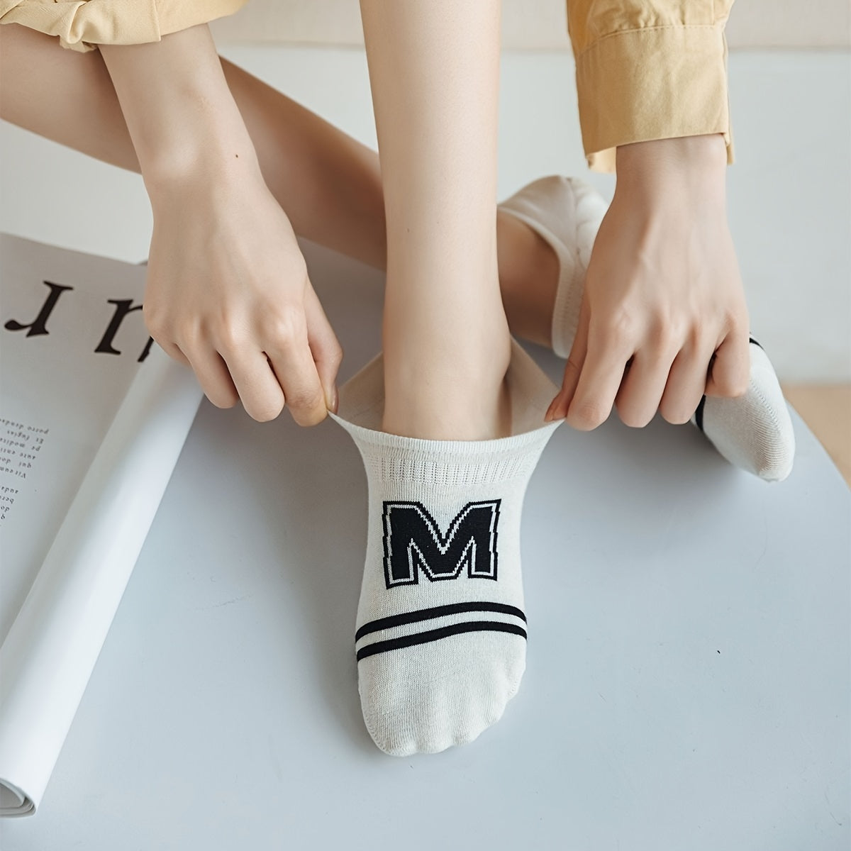 5 Pairs Letter & Striped Socks, Non-slip Lightweight Invisible Boat Socks, Women's Stockings & Hosiery