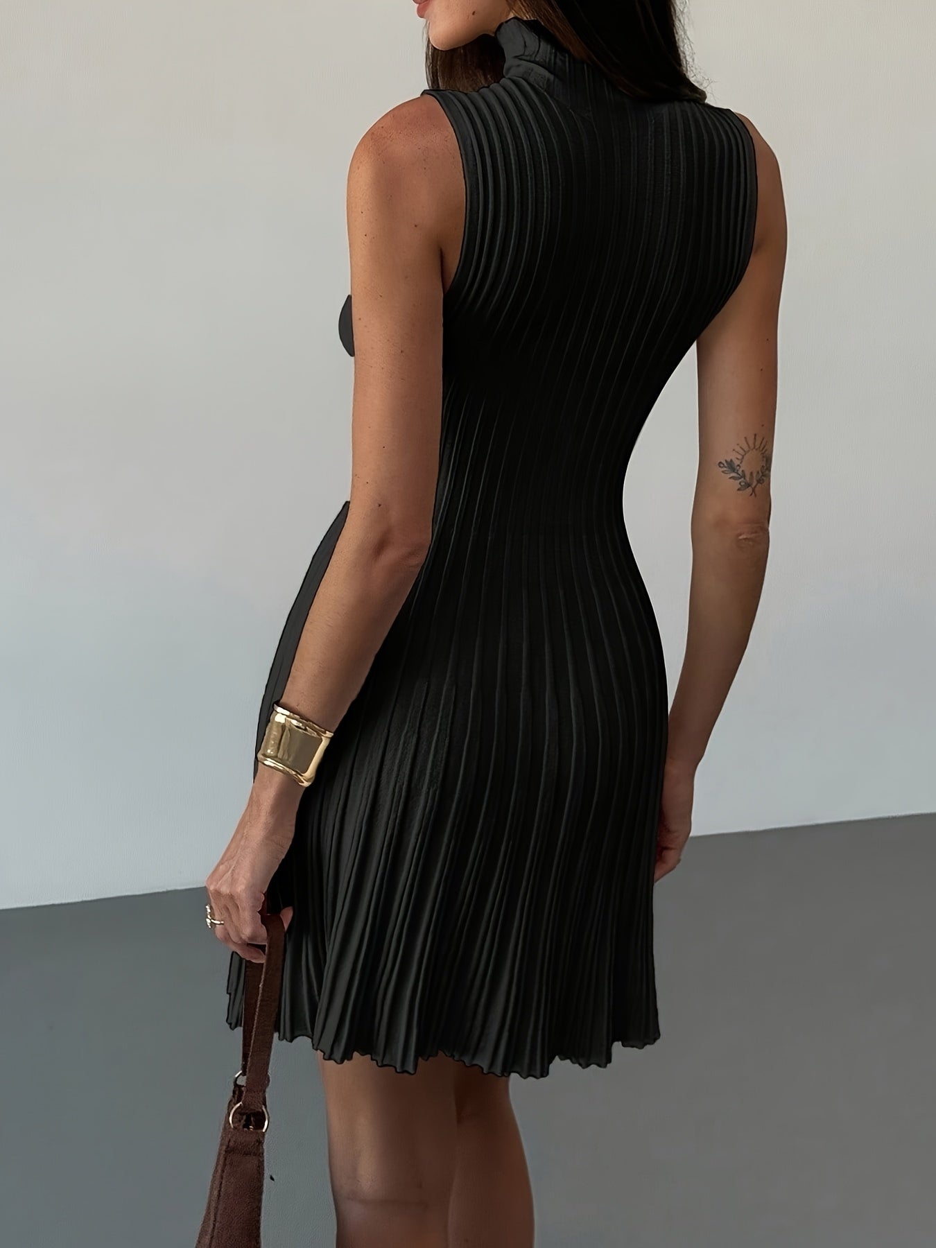 Women’s Minimalist Sleeveless Ribbed A-Line Knit Dress